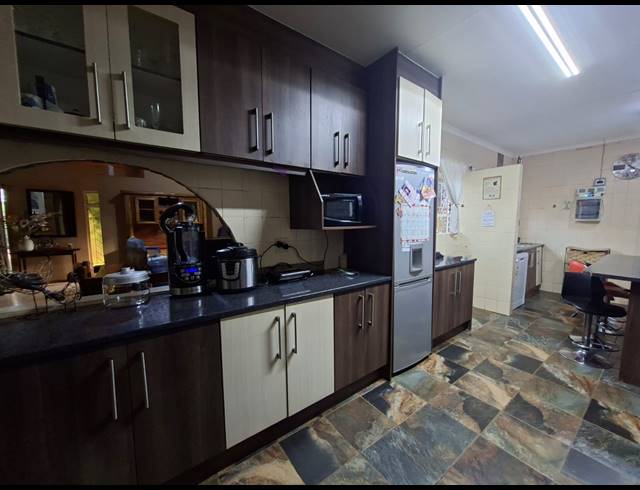 3 BEDROOM HOUSE FOR SALE IN RIVERSDALE